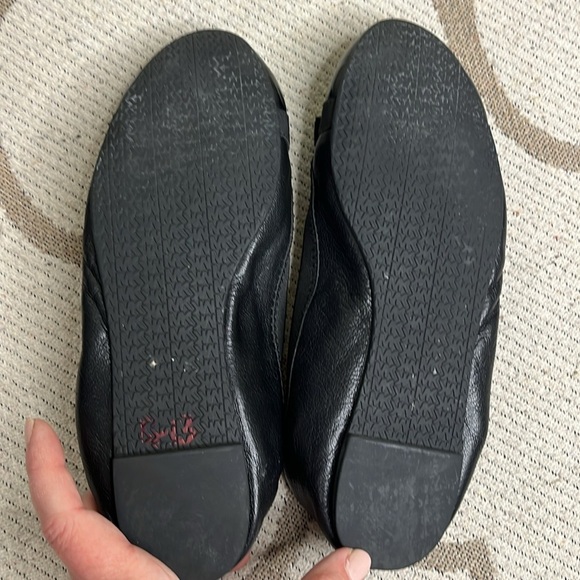 Michael Kors Black patent/ Leather Logo Bow Slip On Ballet Flats 7.5 - Picture 9 of 13